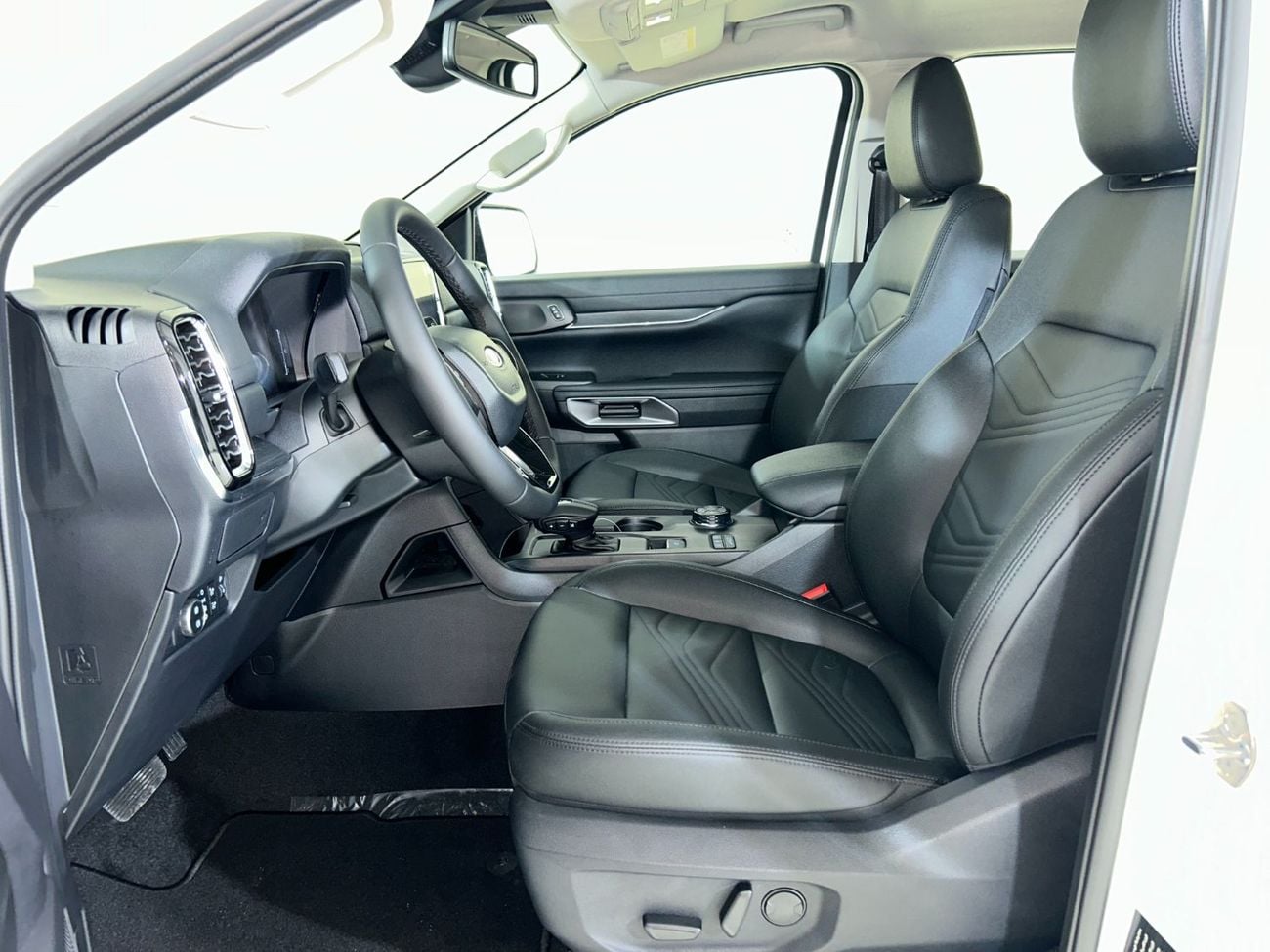 Ford Everest XLT EVR424 / AL TAYER MOTORS/ AL QOUZ SHOWROOM