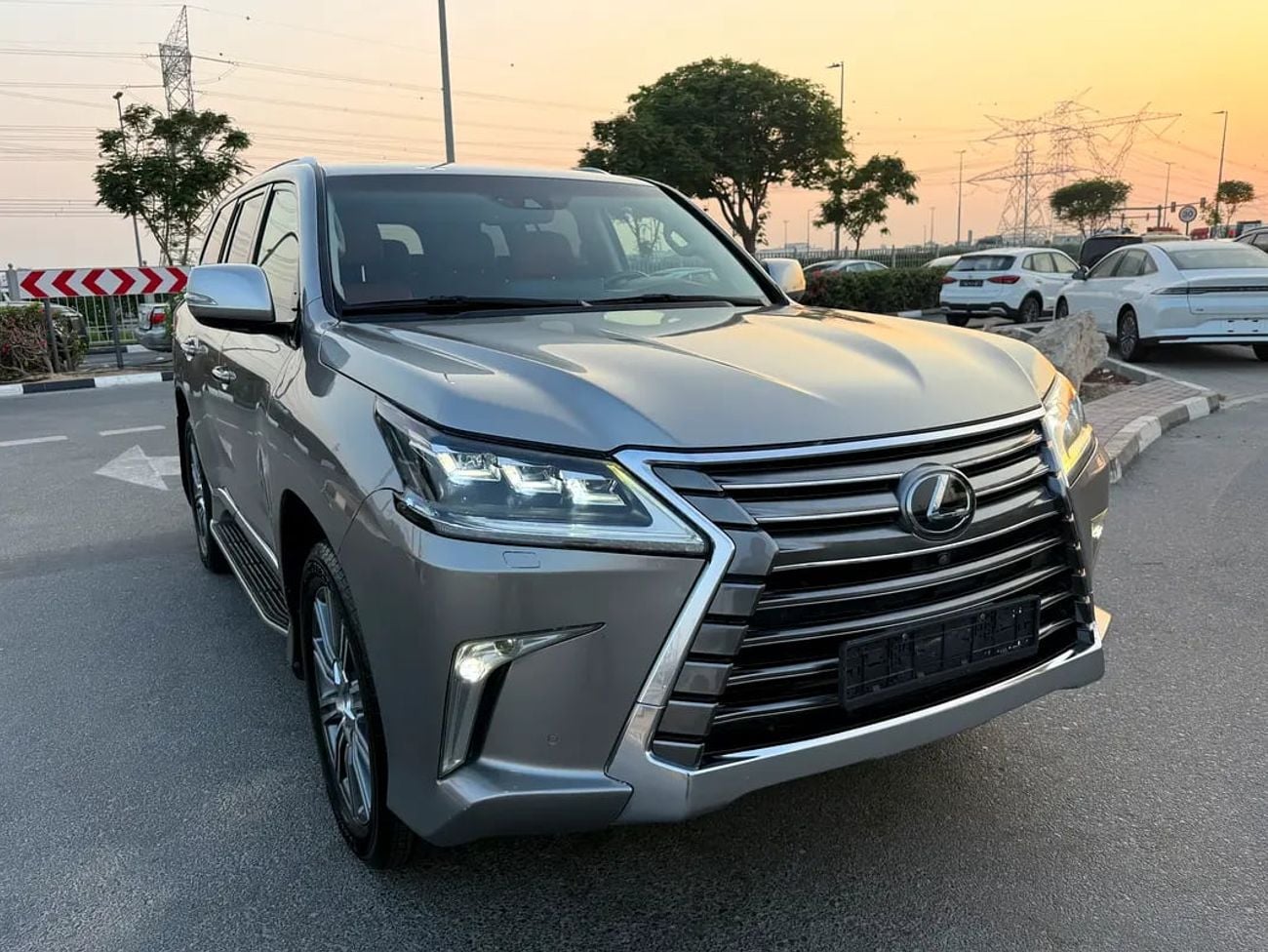 لكزس LX 570 LX 570 Luxury Plus GCC Specs