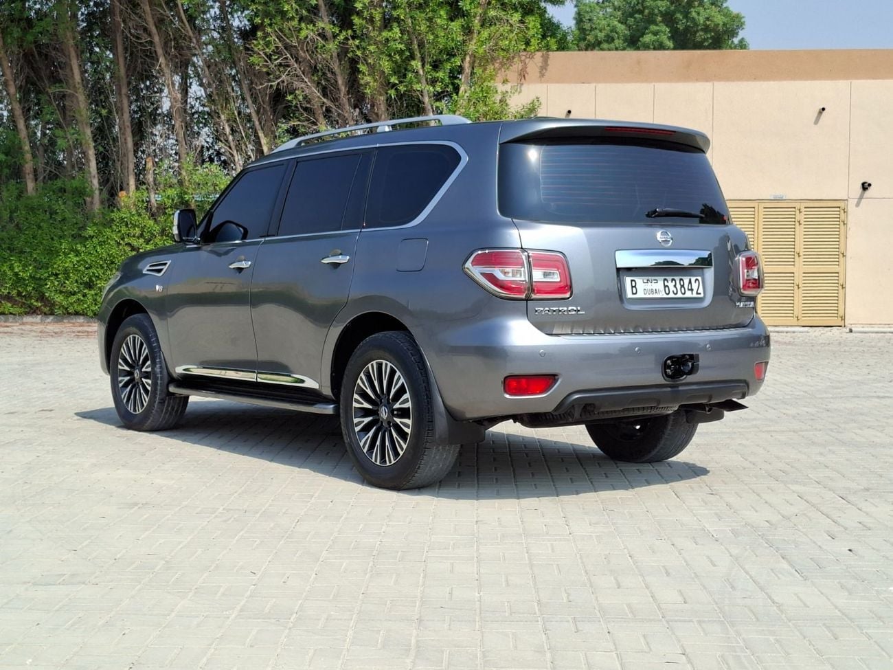 Nissan Patrol LE PLATINUM Nissan patrol model 2015 full option