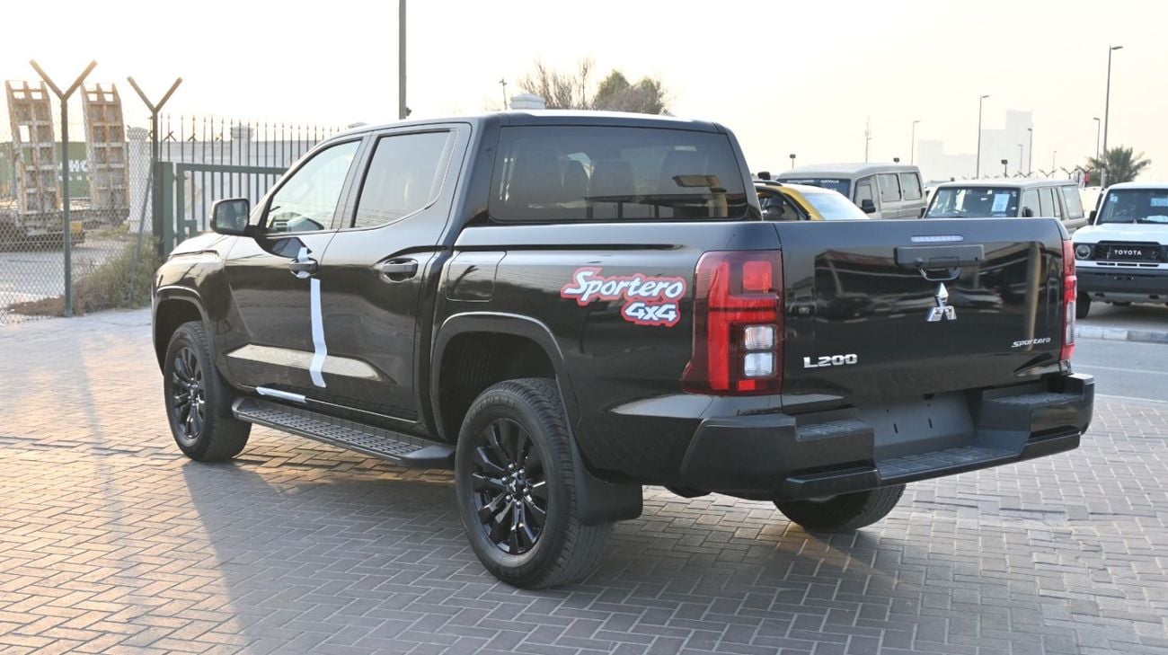 ميتسوبيشي L200 GL ميتسوبيشي L200 2.4 لتر سبورتيرو ديزل DC 4WD 6AT GLS - موديل 2027
