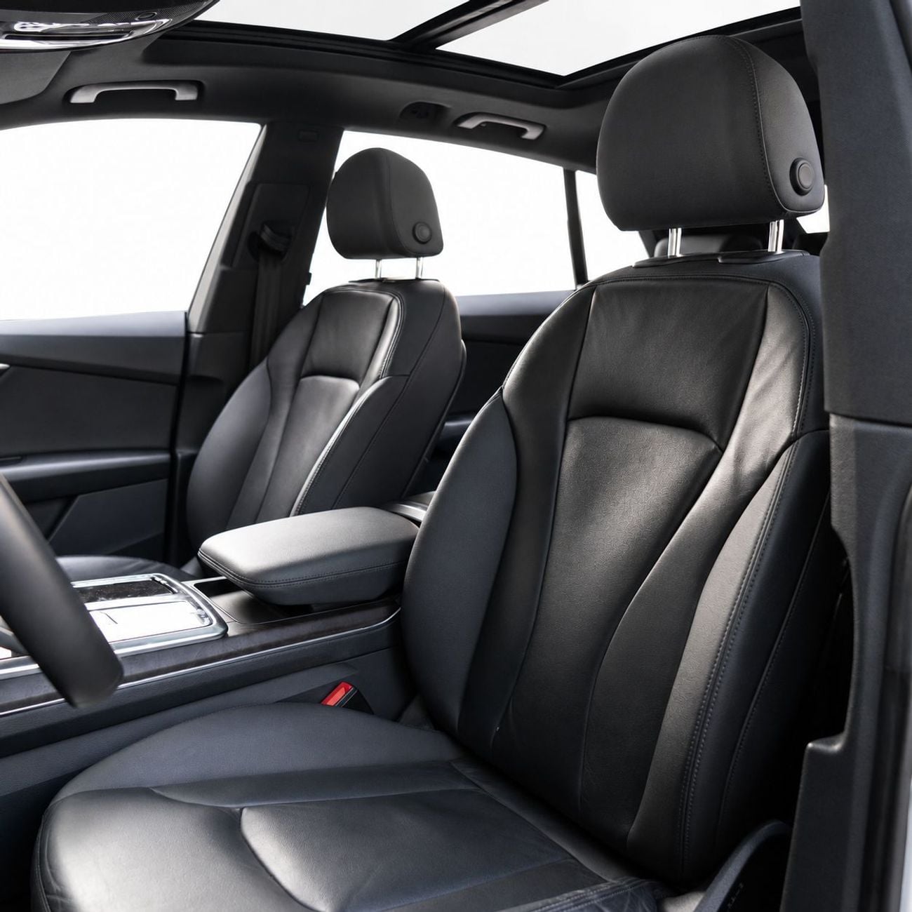 Audi Q8 AED 2,682 P.M • 0% Downpayment • Audi Q8 S-Line • 1 Year Warranty