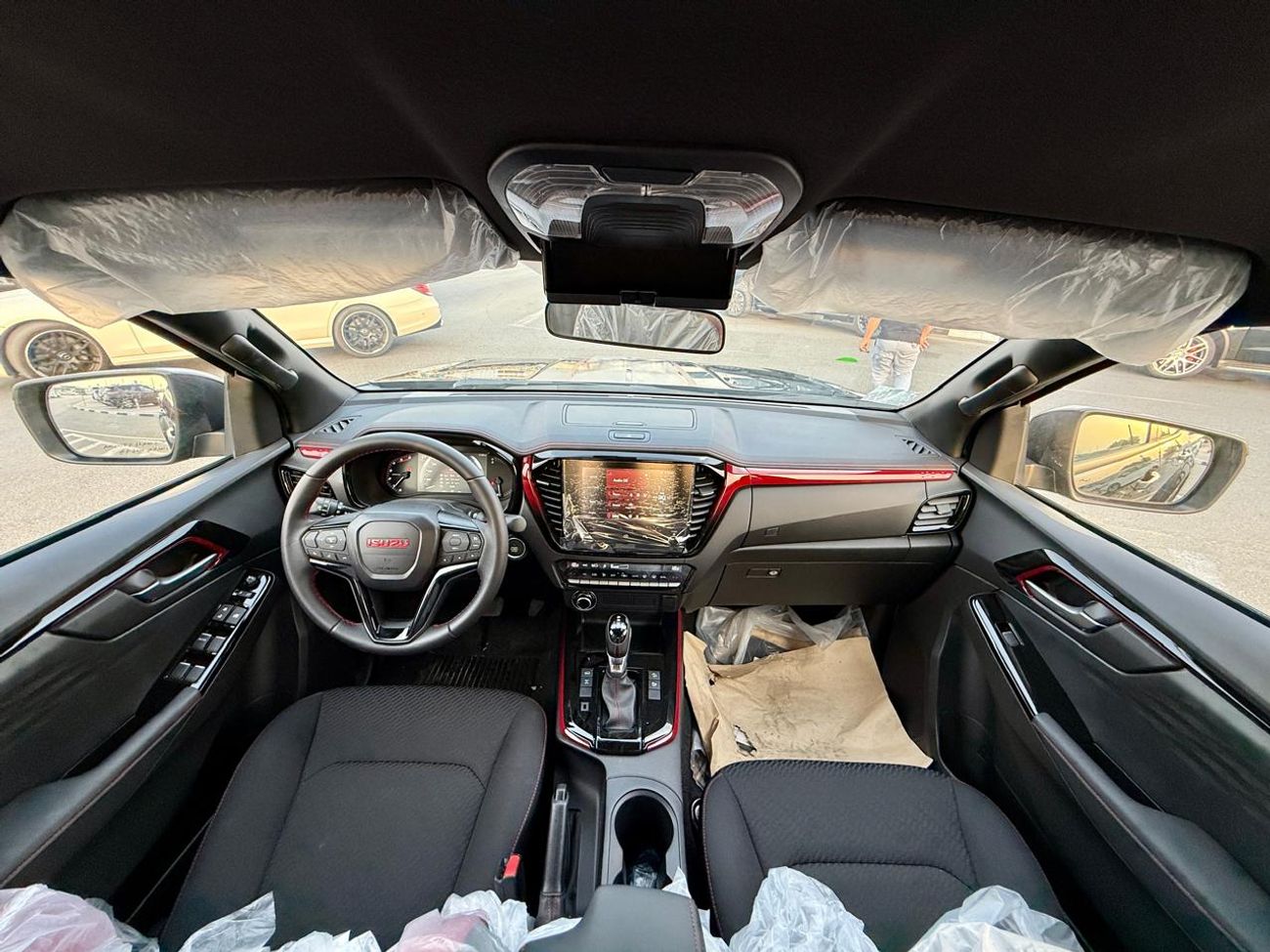 إيسوزو D ماكس ISUZU DMaX - 3.0L - CREW CaB - 4WD - GT - 2027 - BLACK ISUZU DMaX - 3.0L - CREW CaB - 4WD - 2027 - BLACK