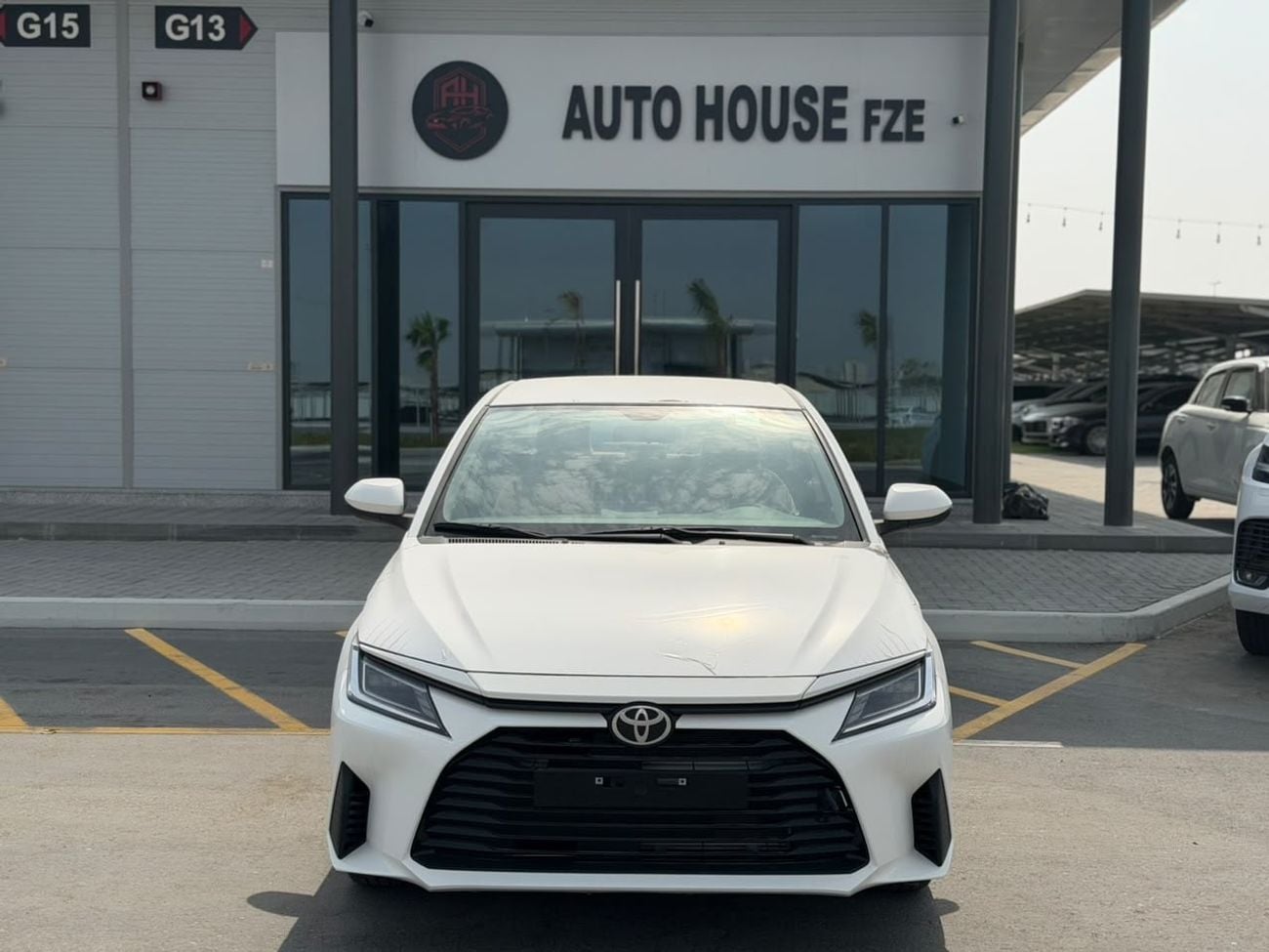 Toyota Yaris E Toyota Yaris 1.5AT GCC basic options