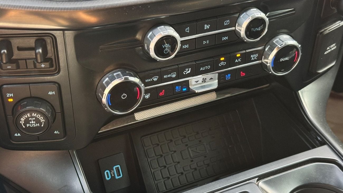 Ford F-150 LARIAT CREW CAB