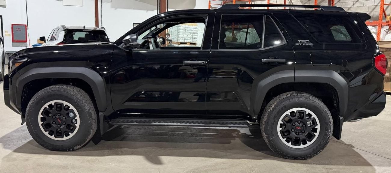 تويوتا فور رنر TRD OFFROAD PREMIUM بنزين TRD OFFROAD PREMIUM 5-Str