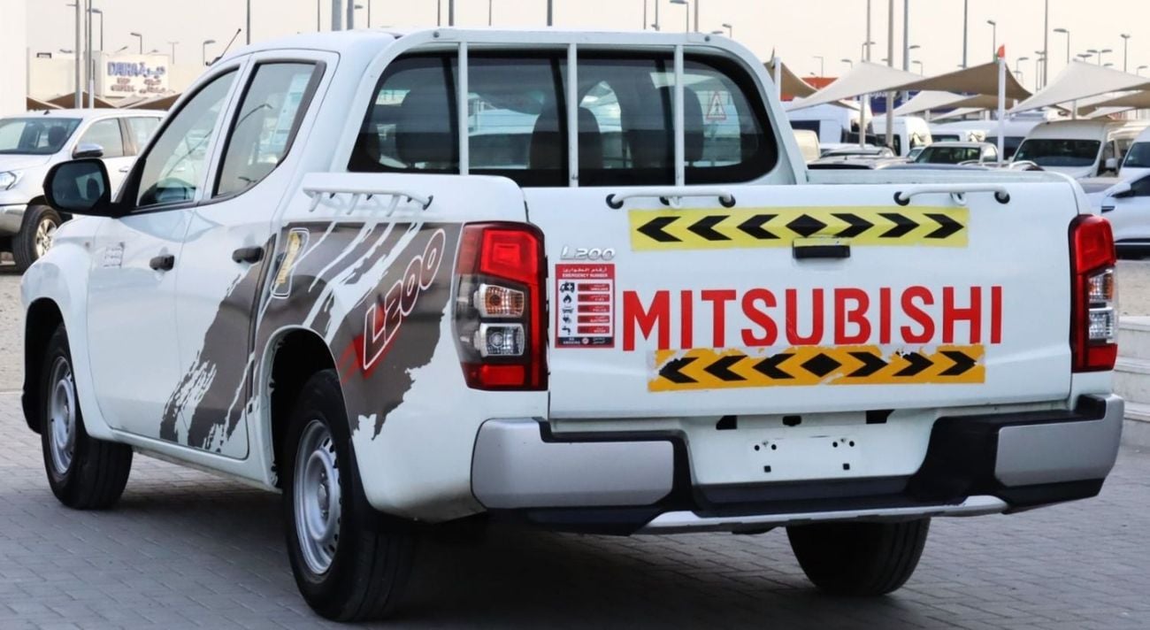 Mitsubishi L200 GL ACCIDENTS FREE - GCC - DOUBLE CABIN - 2WD - PERFECT CONDITION INSIDE OUT