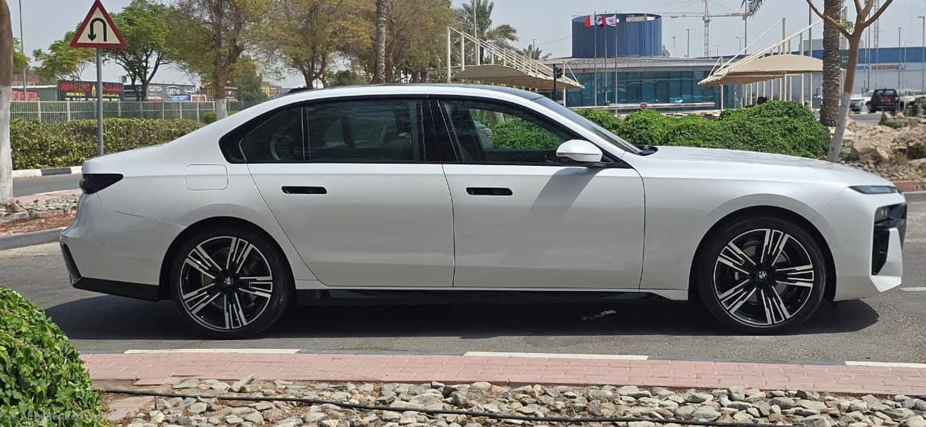 بي أم دبليو 735i
