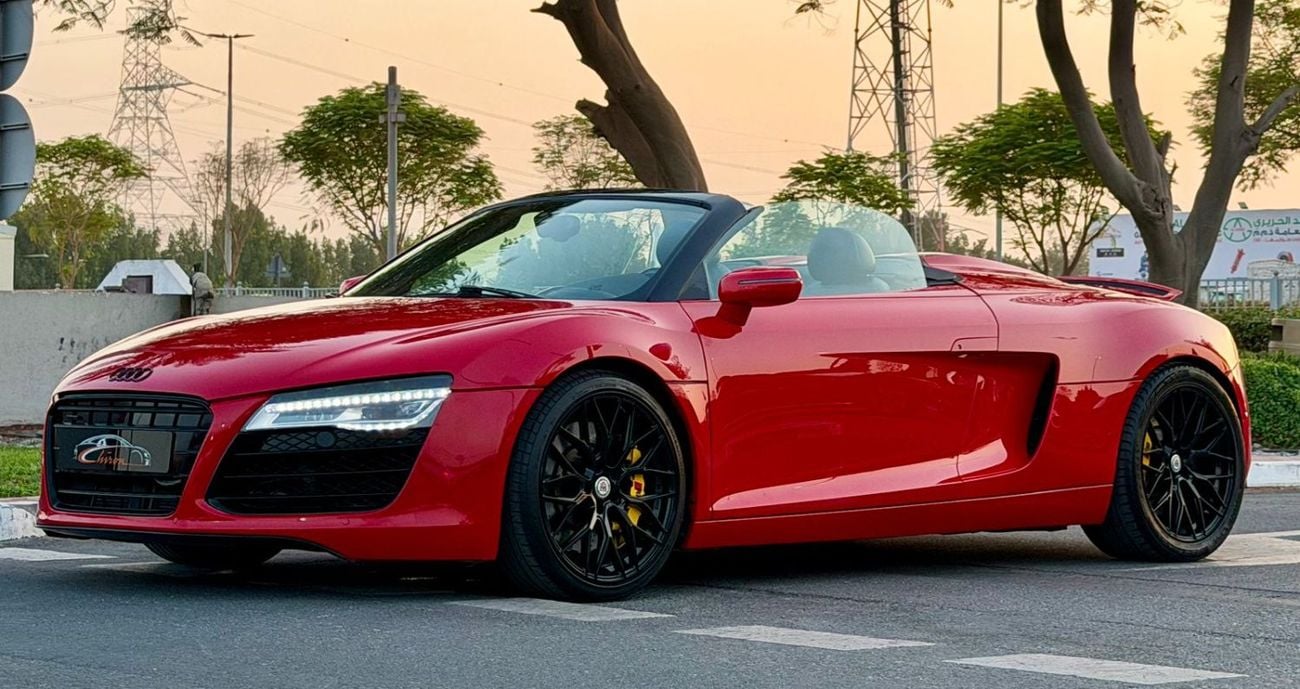 Audi R8 Spyder FSI Audi R8 Spyder 2016 GCC Specs V8 Convertible in Perfect Conditions
