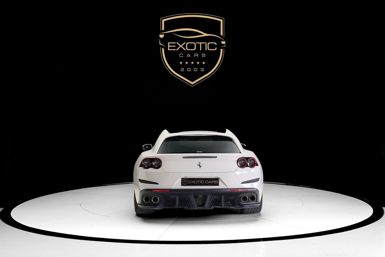 فيراري جي تي سي 4 لوسو LUSSO