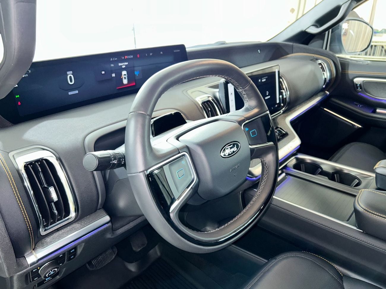 فورد إكسبيديشن تريمور TR2525 /AL TAYER MOTORS/ AL QOUZ SHOWROOM