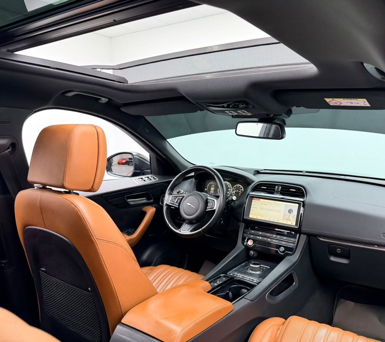 جاكوار F بيس PRESTIGE جاكوار F-Pace 25T موديل 2018، سجل صيانة كامل، كاملة المواصفات، بحالة ممتازة، خليجية