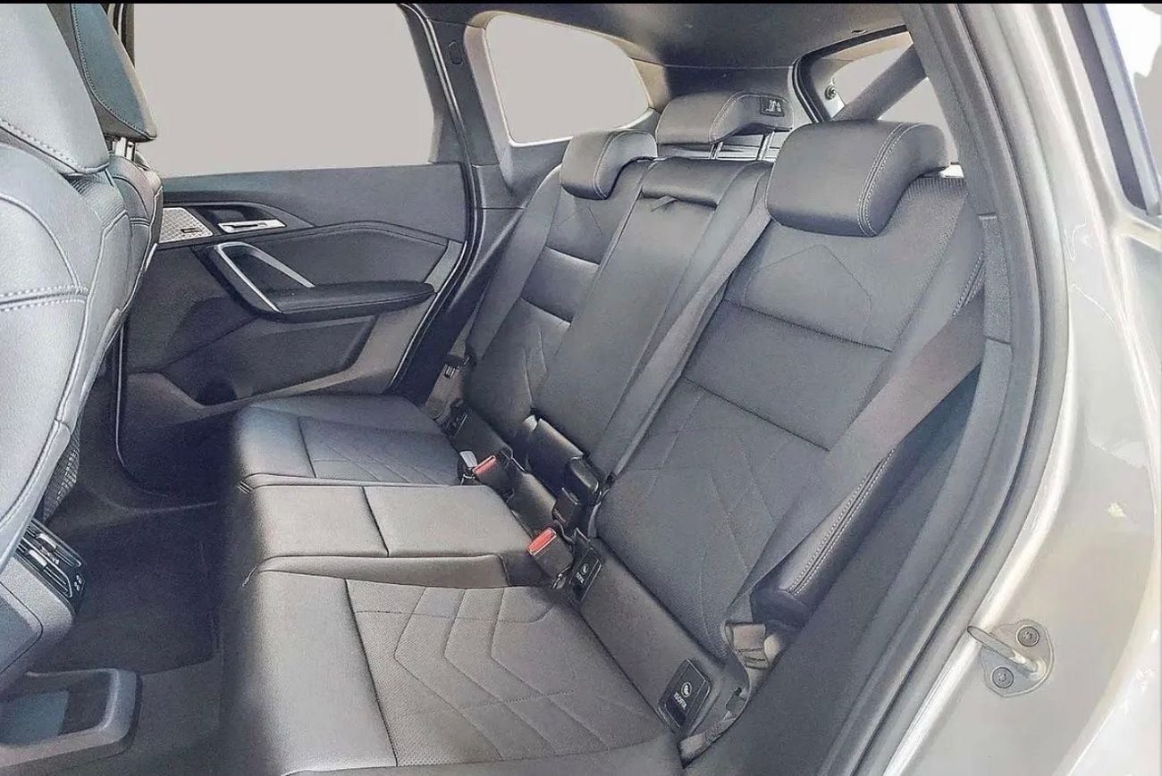 بي أم دبليو iX1 XDRIVE30 لوكس M SPORT PACKAGE