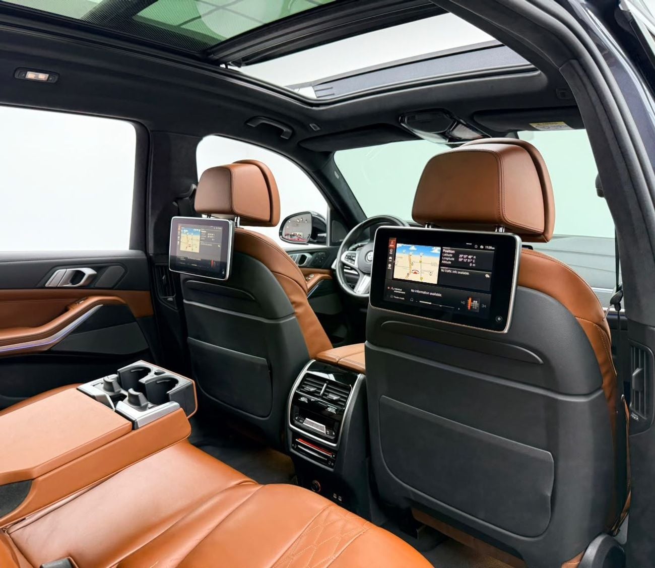 بي أم دبليو X7 50i M SPORT بي إم دبليو X7 xDrive50i M-Sport موديل 2019، مع ضمان، وسجل صيانة كامل لدى بي إم دبليو، 7 مقاعد، كامل