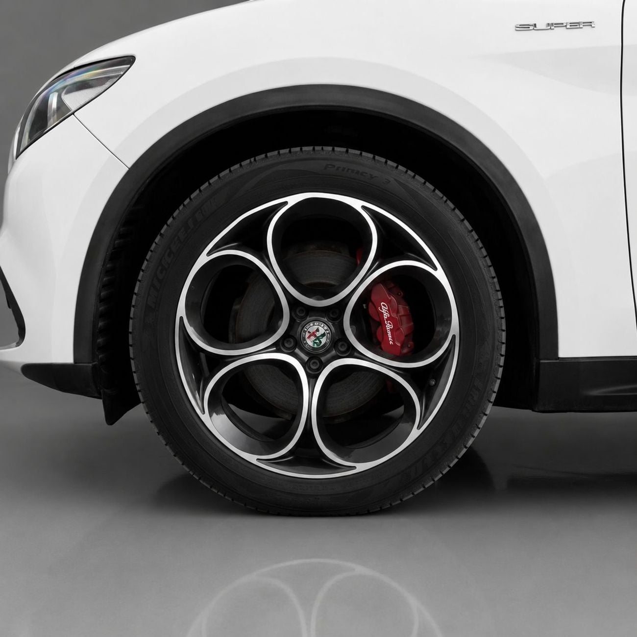 Alfa Romeo Stelvio SUPER AED 1,244 P.M • 0% Downpayment • Alfa Romeo Stelvio Super • 1 Year Warranty