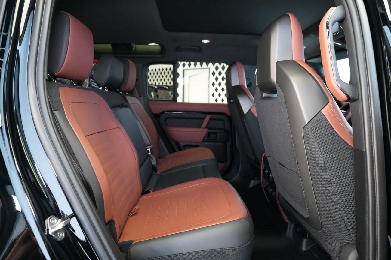 Land Rover Defender 110 OCTA P635 Black Edition
