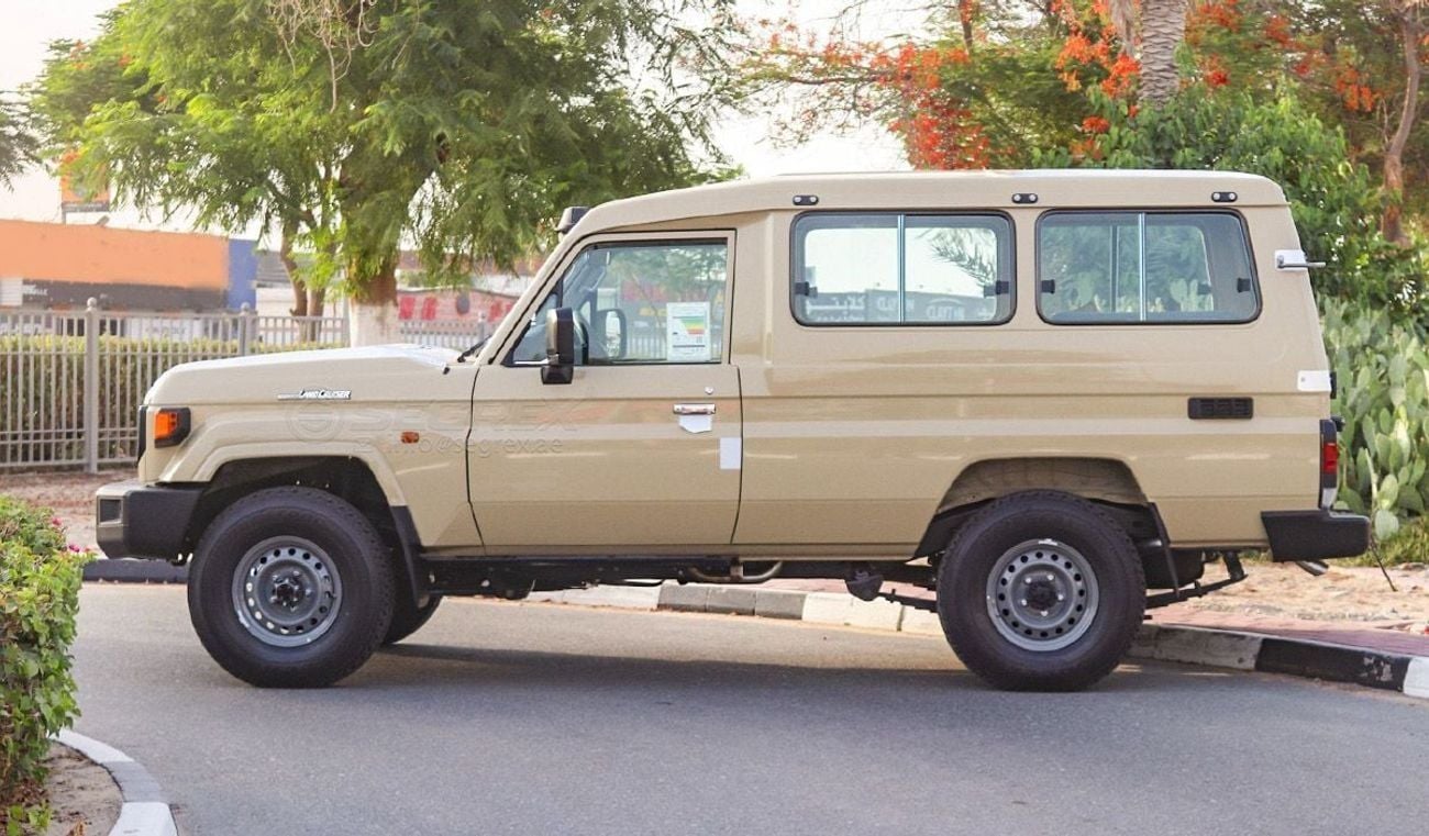 Toyota Land Cruiser 70 LC78 Hardtop . 4.0L . 6-Speed Automatic . Petrol . 4WD . 8 Seats . 3 Doors For Export