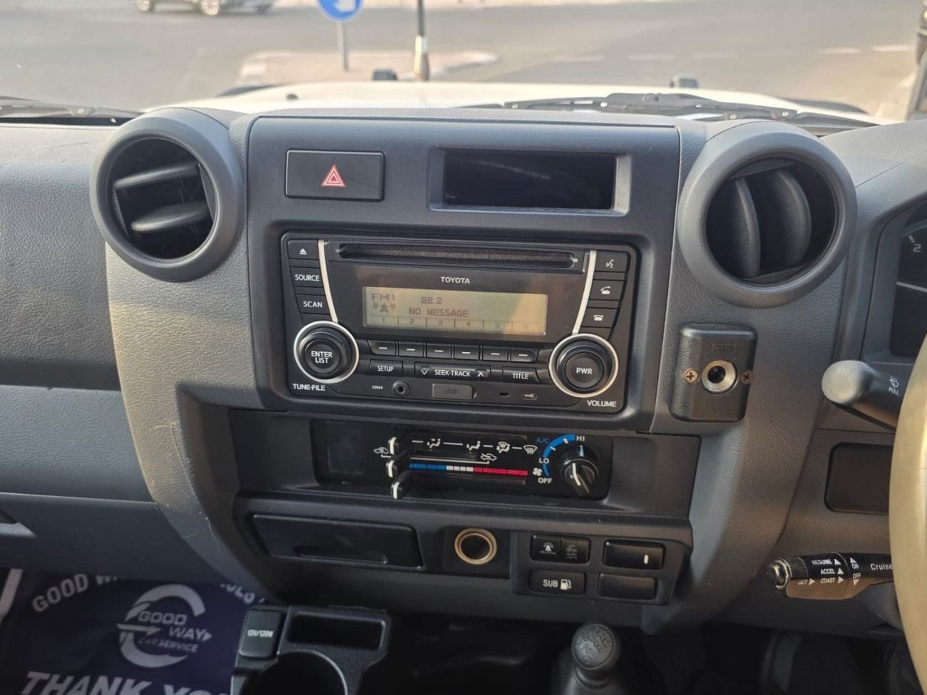 Toyota Land Cruiser Pick Up LX AC PWR OPT