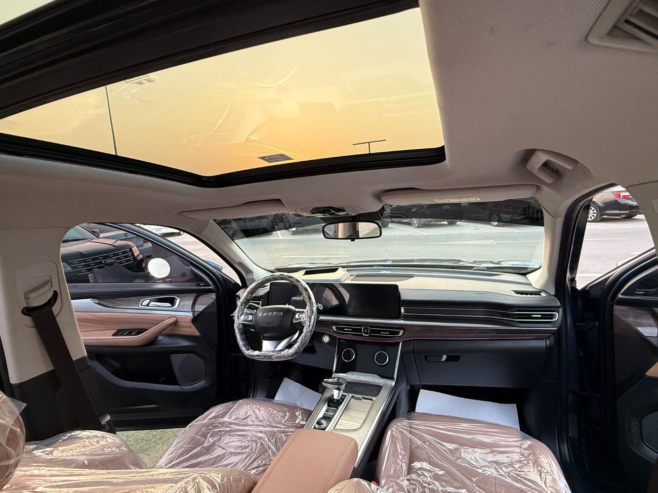 إكسيد VX FLAGSHIP 7 Seats / 7-Seater (7 مقاعد) Panoramic Sunroof (فتحة سقف بانوراما) Leather Seats (مقاعد جلد) 360-