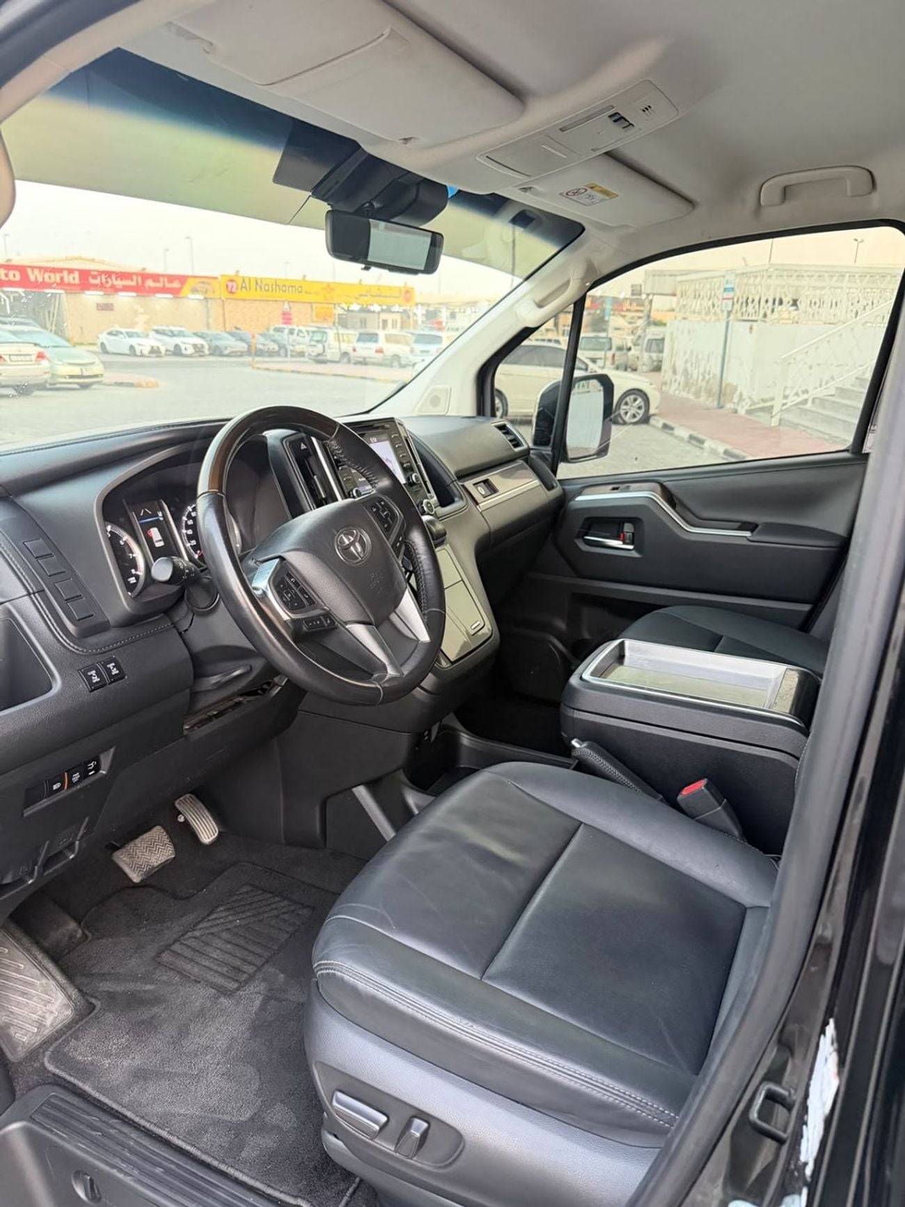 Toyota Granvia PREMIUM