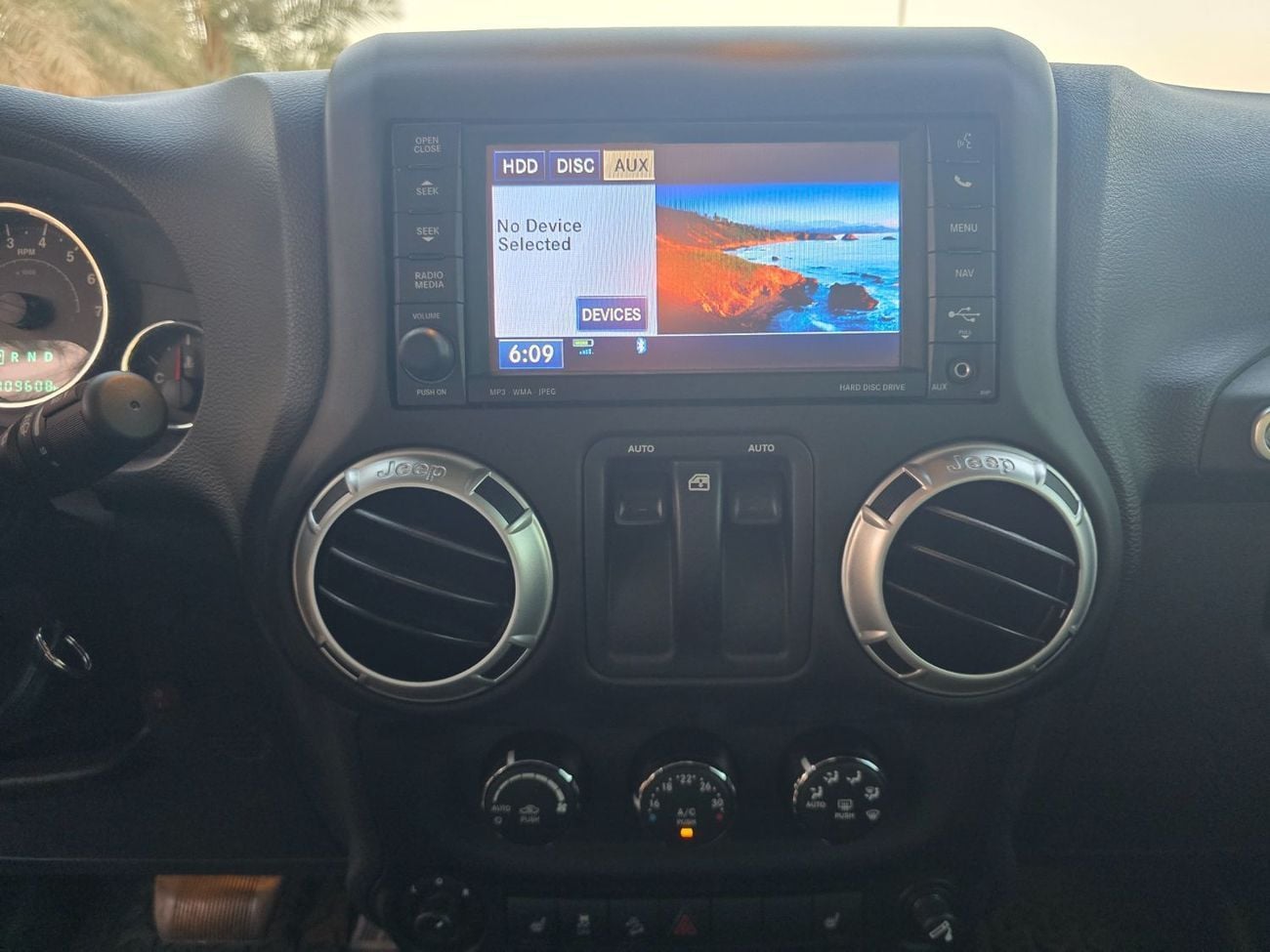 جيب رانجلر Sahara 3.6L A/T