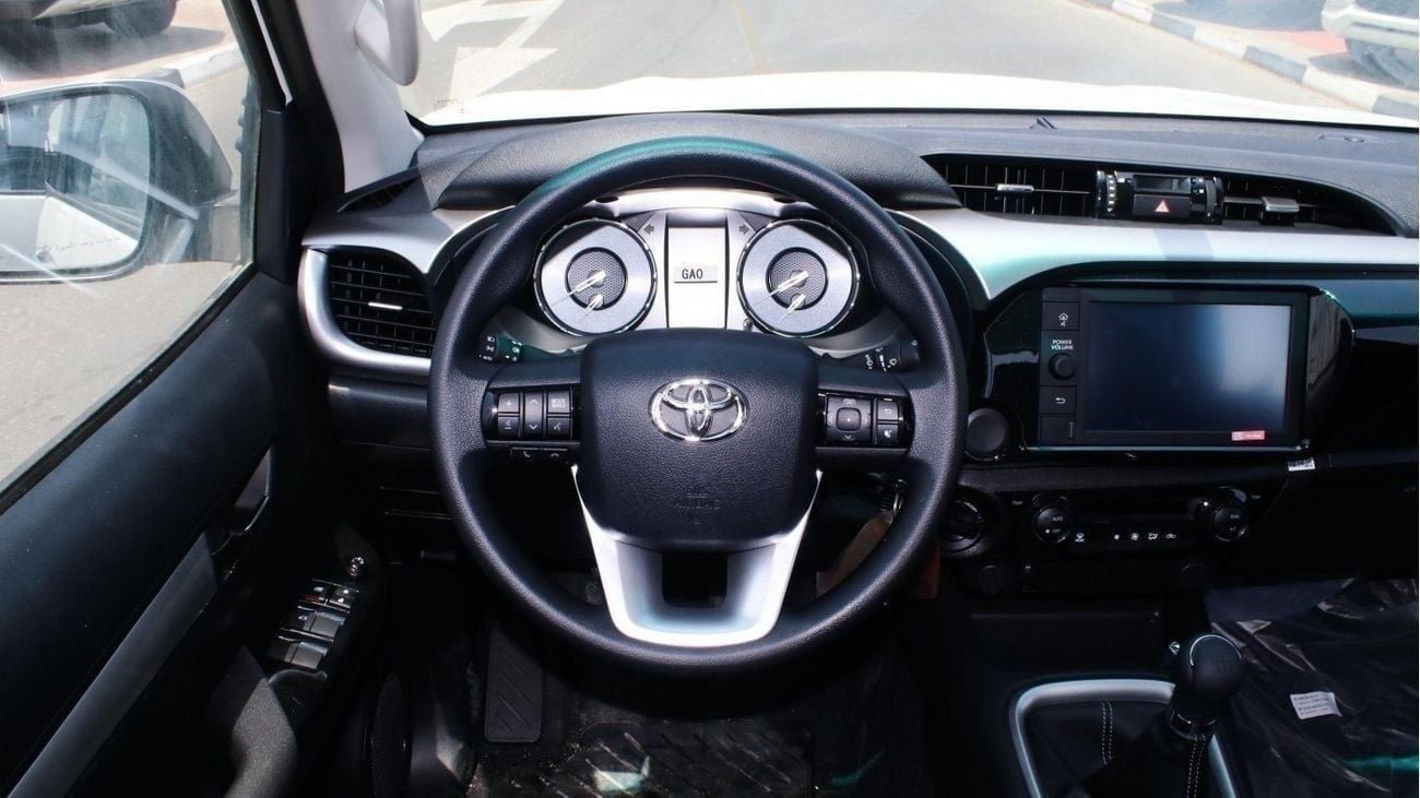 تويوتا هيلوكس SR5 Toyota Hilux 2.4L diesel M/T Wide body with Chrome bumper White 2026 model
