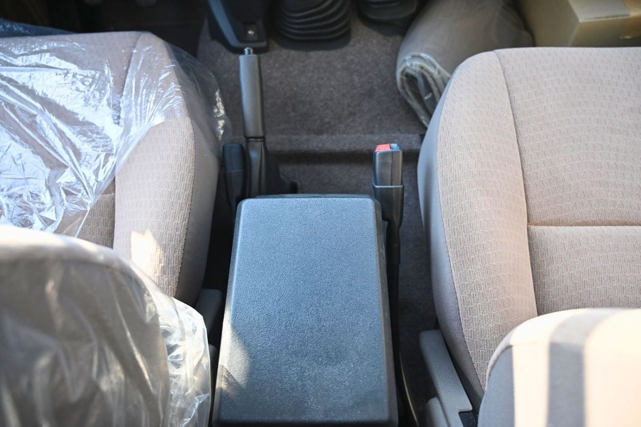 Toyota Land Cruiser 70 LC76 2.8L Manual Diesel