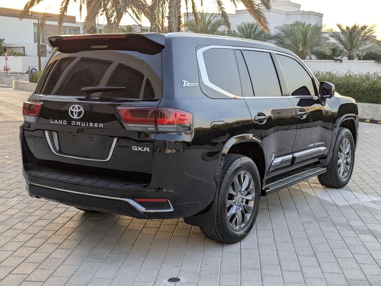 تويوتا لاند كروزر GXR Toyota landcruise 2015Model Facelifte 2025 4.0L v6 petrol Engine Colour Black push start Transmi