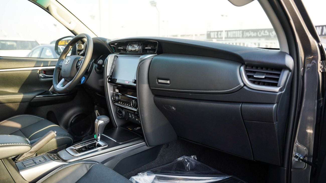Toyota Fortuner SR5
