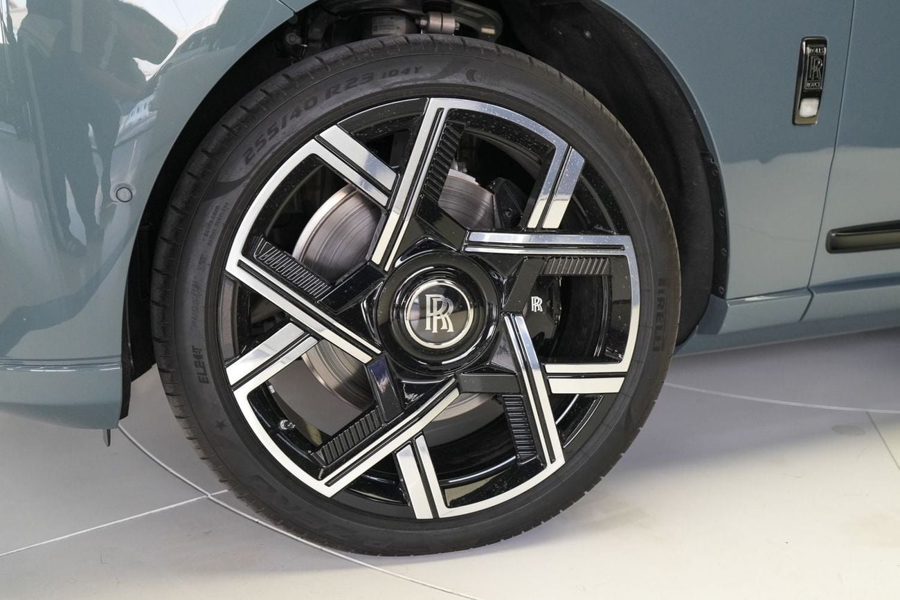 Rolls Royce Cullinan BLACK BADGE