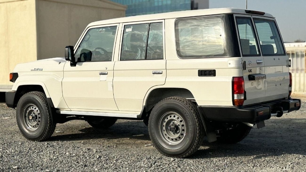 Toyota Land Cruiser 70 LC76 LX Land cruiser hardtop 5doors 4.2L DIESEL V6 MY2024 FOR EXPORT ONLY
