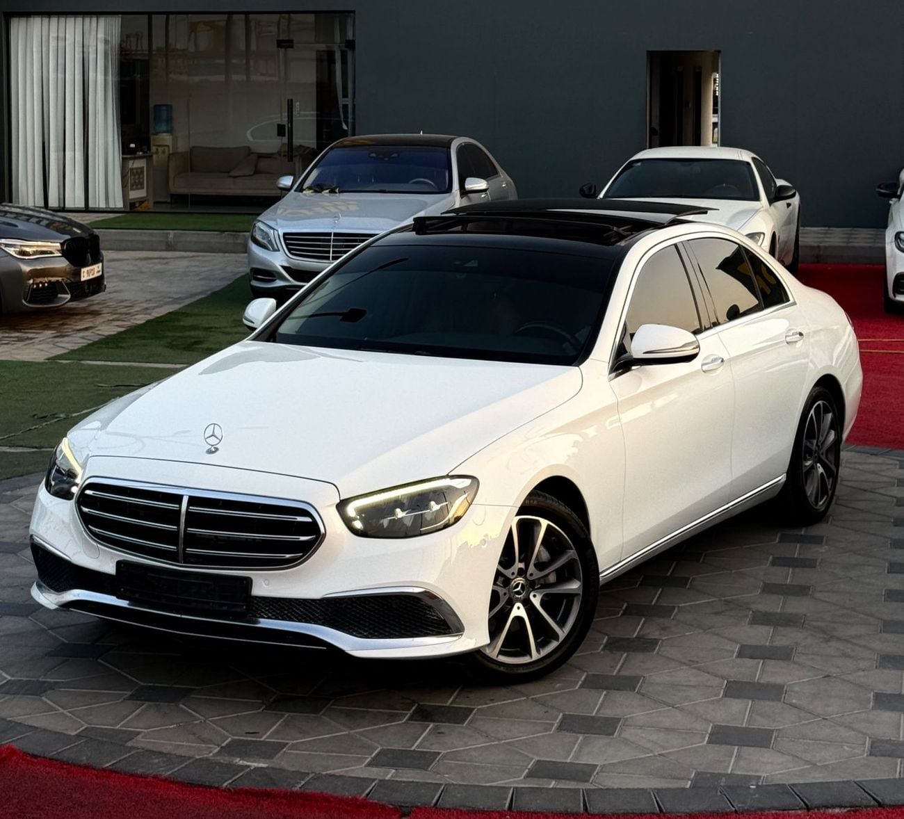 Mercedes Benz E200 PREMIUM