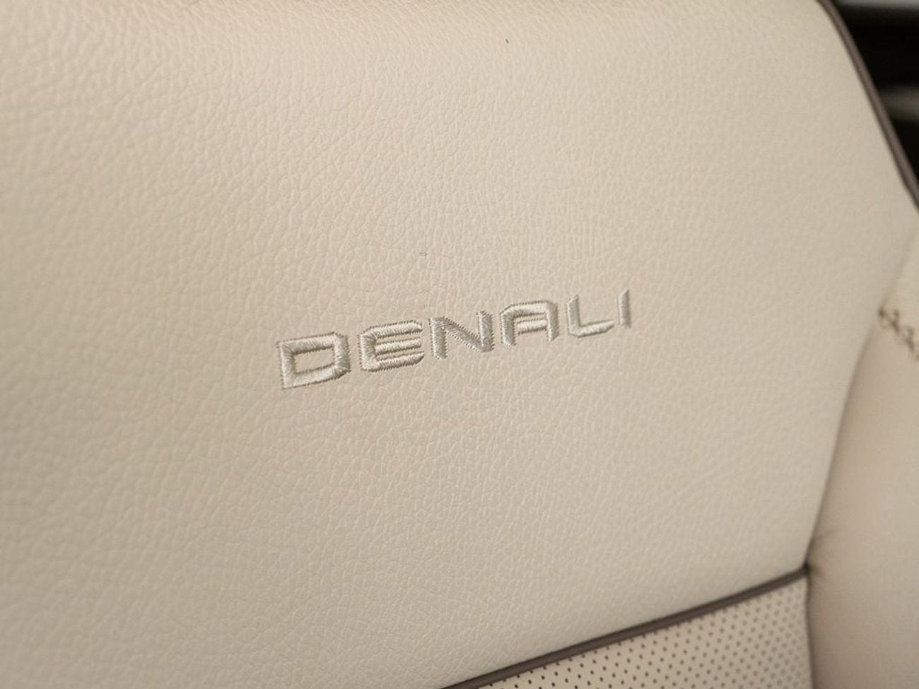 GMC Yukon DENALI