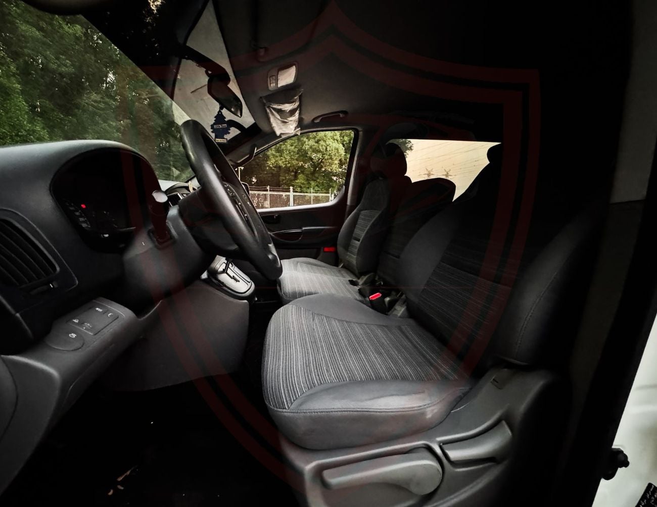 Hyundai H-1 GL Hyundai H1 2021 | 2.4L V4 | GCC Specs | Accident-Free | Excellent Condition | AED 907/Month
