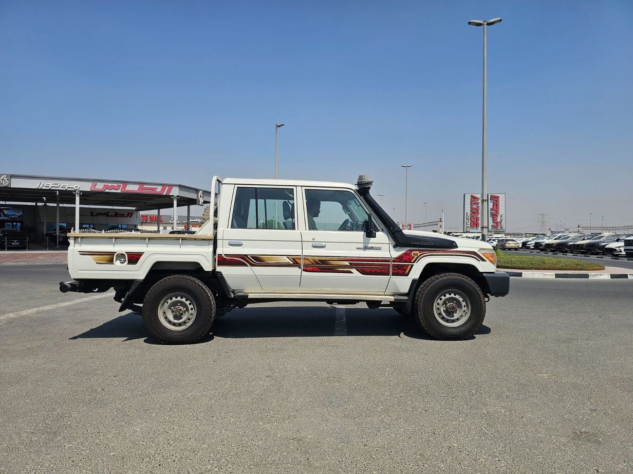 تويوتا لاند كروزر بيك آب Standard 1VD-FTV 4.5L V8 Diesel Engine Manual Gear 4WD 5 Seats 4 Doors