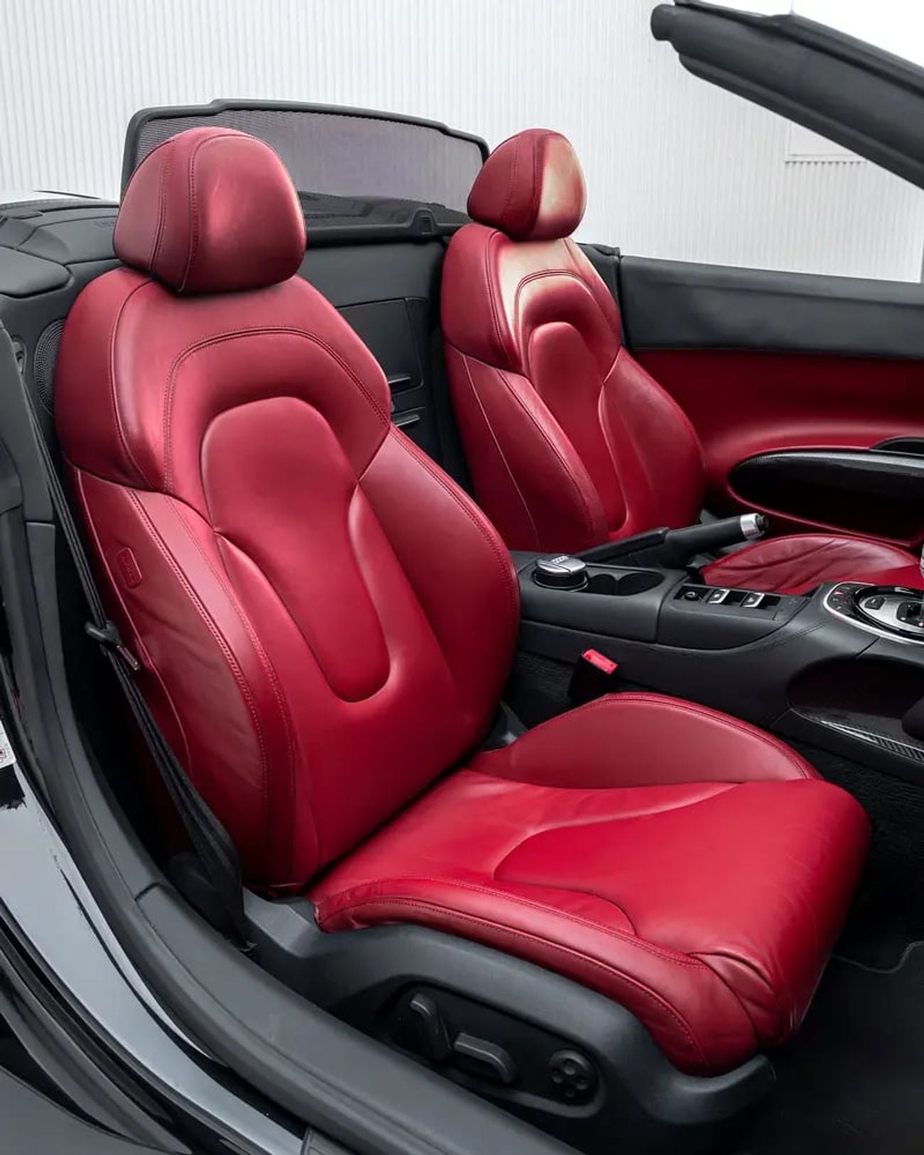 أودي R8 SPYDER V8 FSI QUATTRO