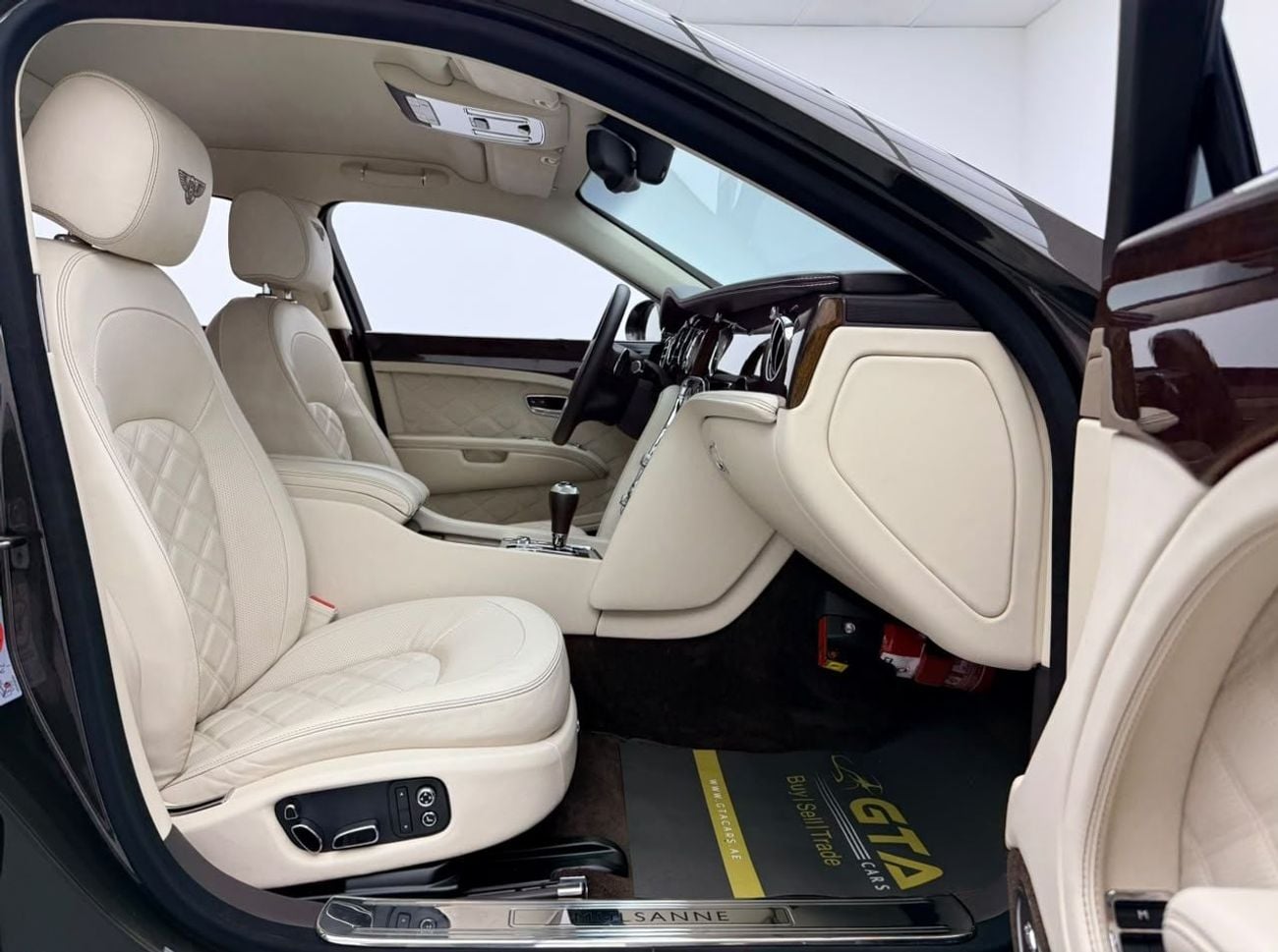 Bentley Mulsanne STANDARD 2016 Bentley Mulsanne Speed, Full Bentley Service History, GCC Specs