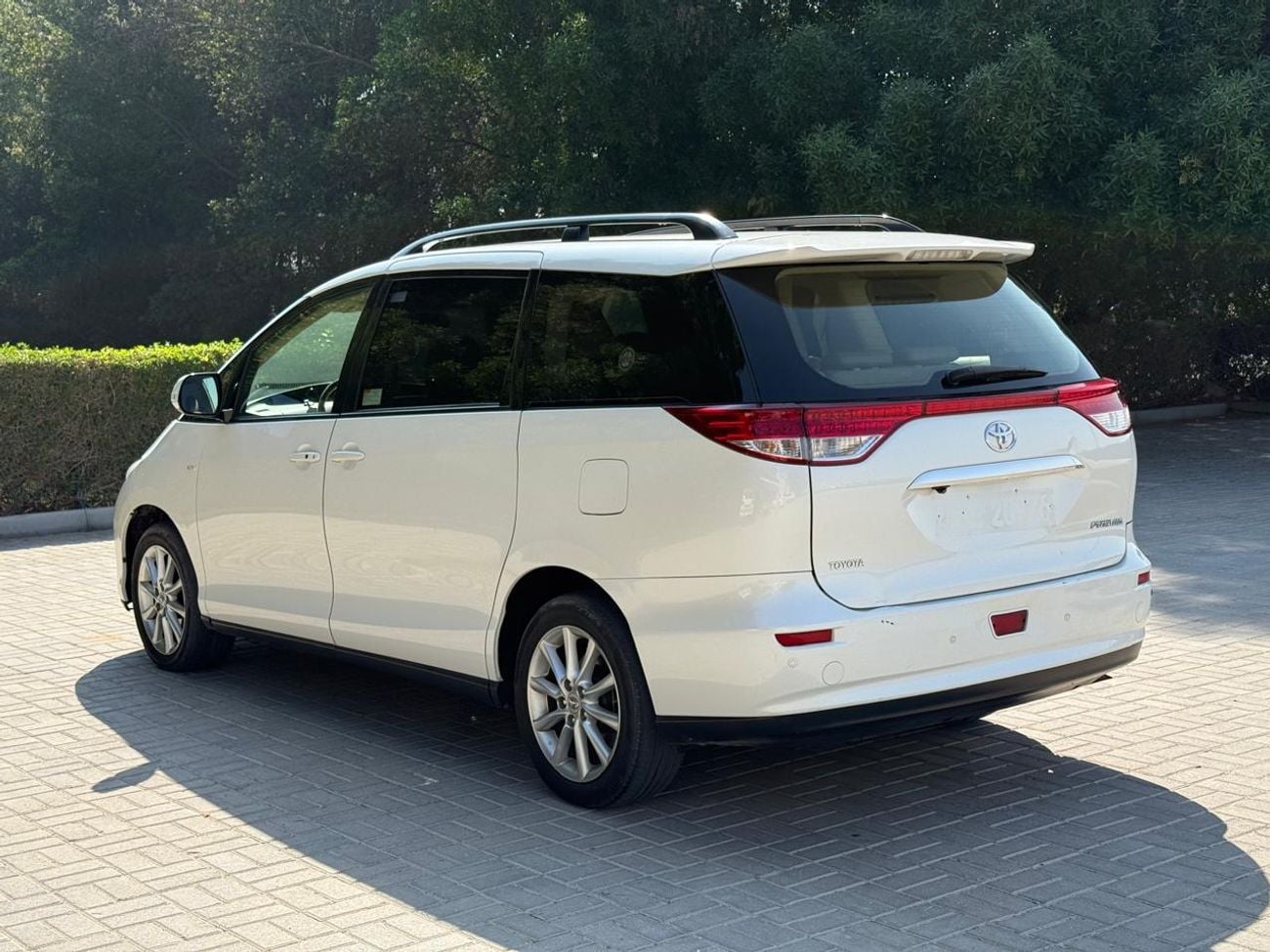 Toyota Previa SE