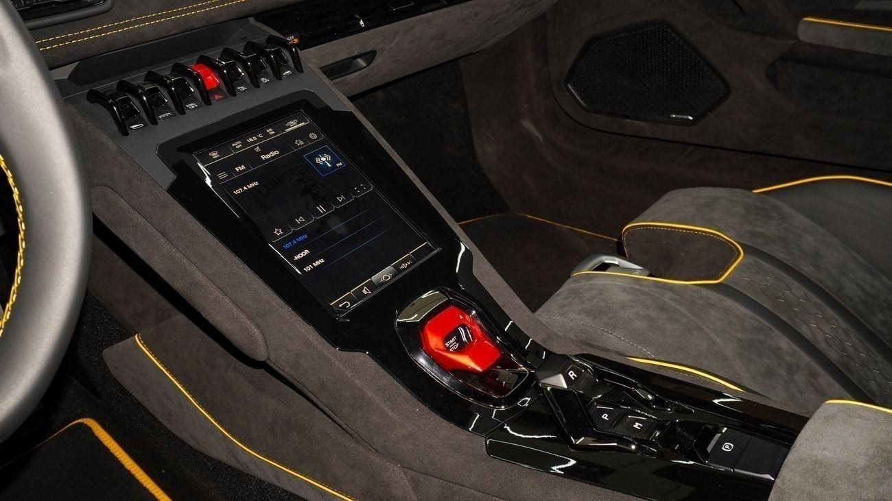 لامبورغيني هوراكان 2024 Lamborghini Huracán Sterrato | 1 of 1,499 | 5.2L V10 | Service and dealer Warranty | GCC Specs