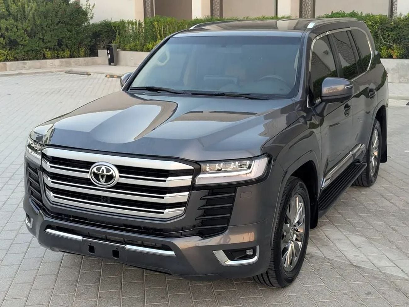 Toyota Land Cruiser GXR GCC specs Facelifted 2025 V6 4.0L Excellent Condition