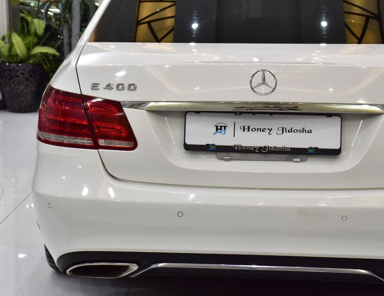 مرسيدس بنز E 400 STANDARD EXCELLENT DEAL for our Mercedes Benz E400 Hybrid ( 2014 Model ) in White Color Japanese Specs