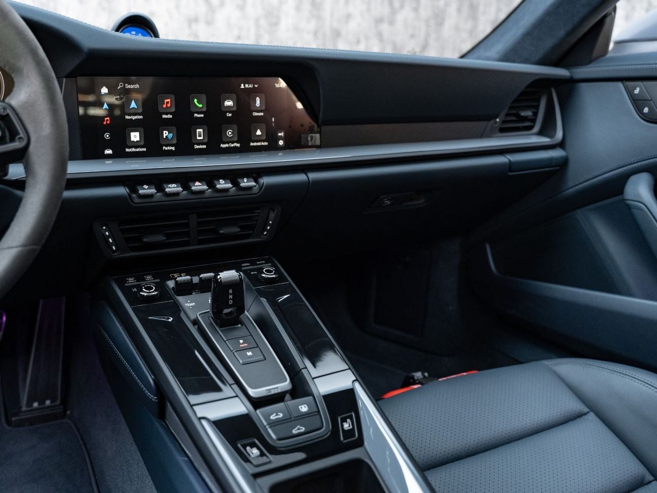 Porsche 911 CARRERA