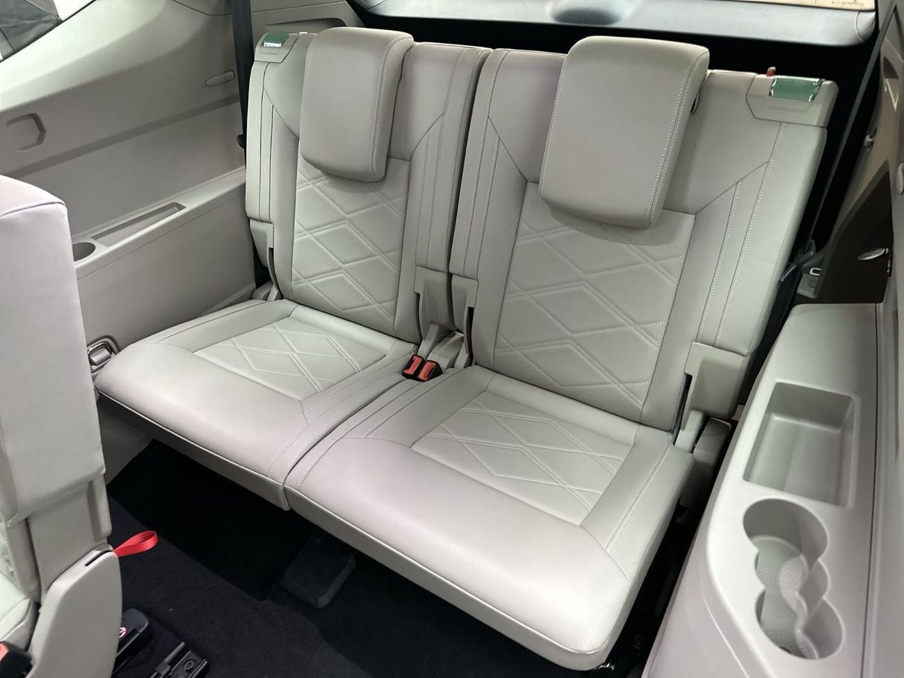 Volkswagen Teramont TRENDLINE Teramont 2L | UPGRADED Leather Seats | GCC Spec | VW Certified