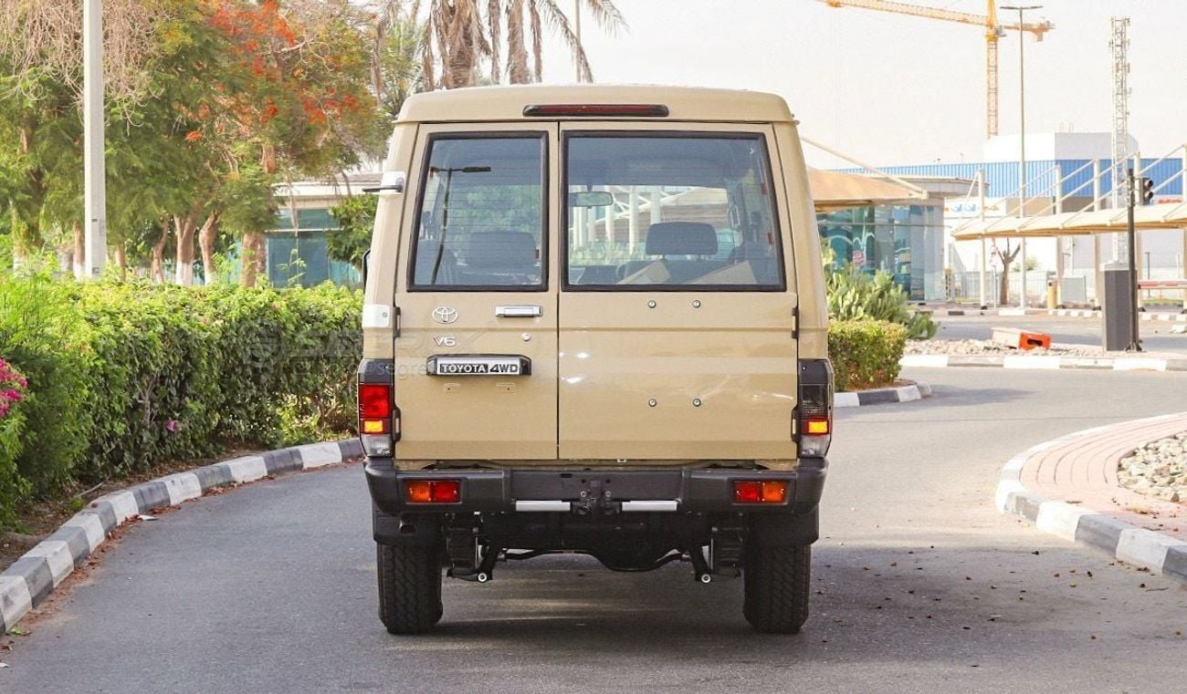 Toyota Land Cruiser 70 LC78 Hardtop . 4.0L . 6-Speed Automatic . Petrol . 4WD . 8 Seats . 3 Doors For Export