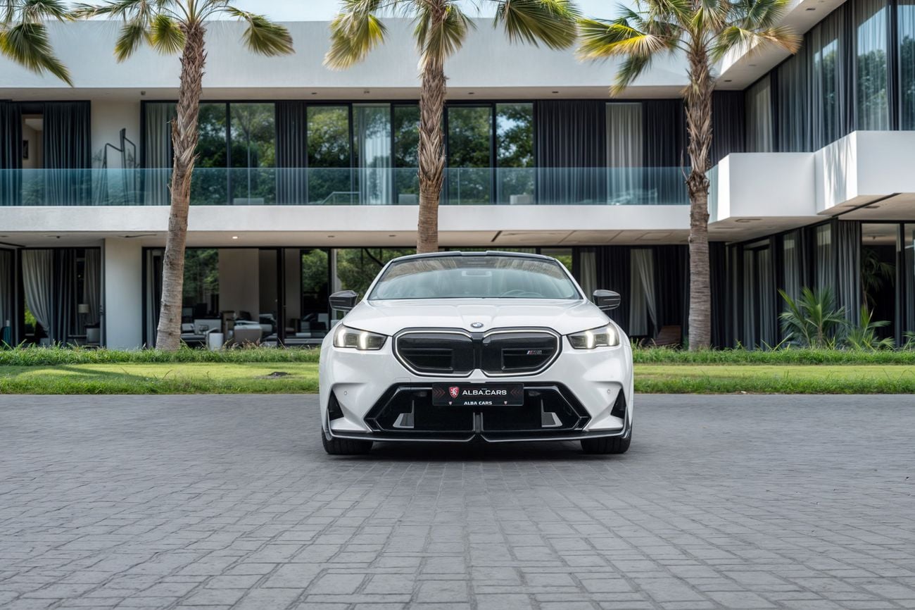 بي أم دبليو M5 M5 | 8,617 P.M | 0% Downpayment | 2025 BMW M5 | V8 Performance!