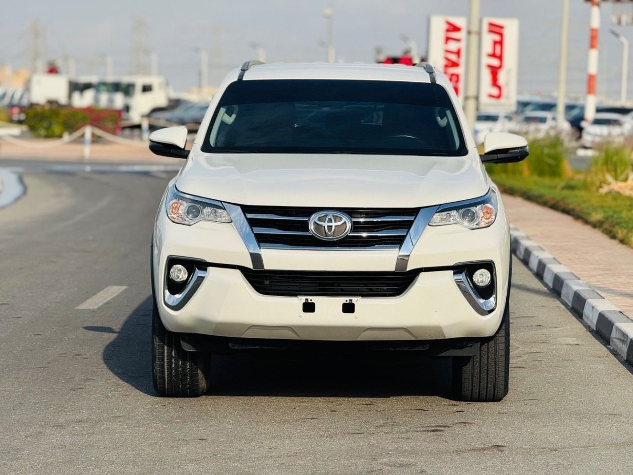 Toyota Fortuner EXR Toyota fortuner 2019 LHD full option 2.7 v4