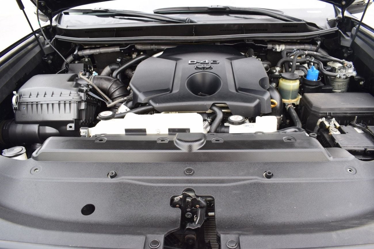 Toyota Prado TXL-2 DIESEL ENGINE 4 CYLINDER BLACK WITH BLACK