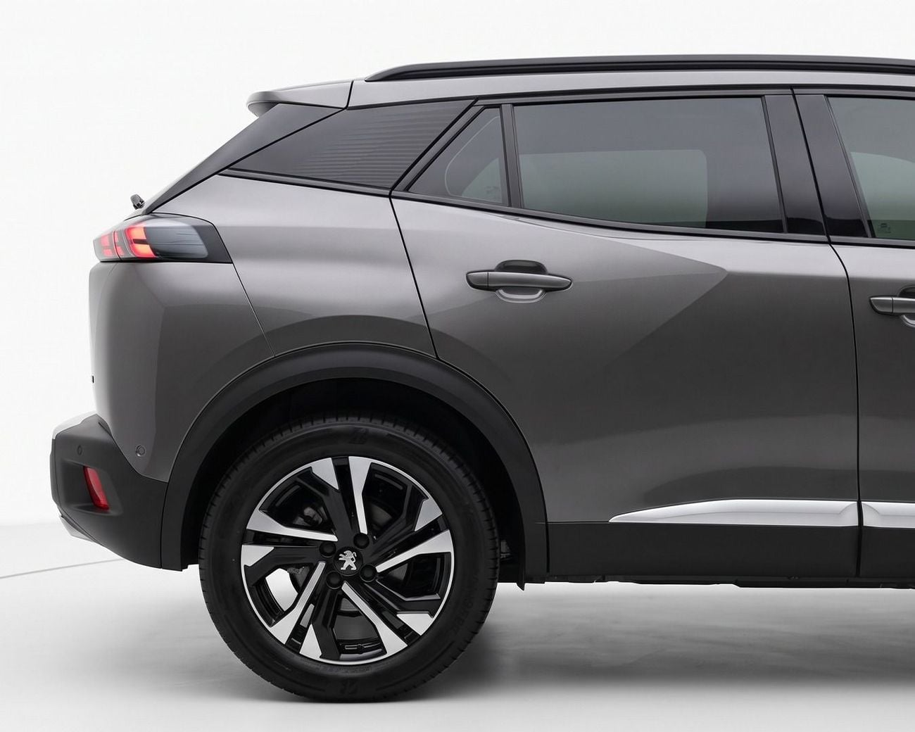Peugeot 2008 GT l GCC Specs | 2 Keys | AED 1,175 / Monthly