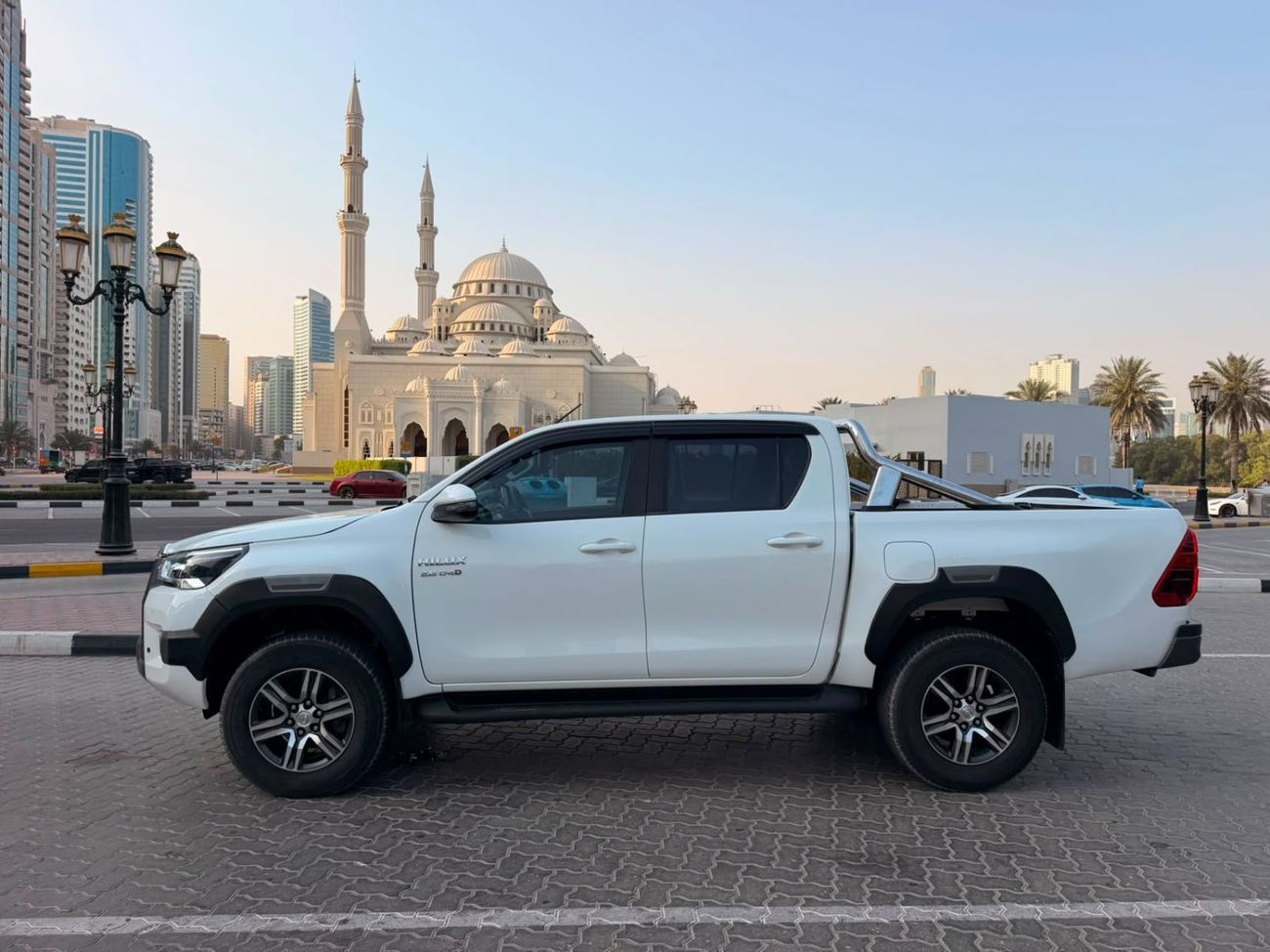 Toyota Hilux GLX Toyota Hilux 2018Model 2.8 Diesel 4x4 Manual gear colour white interior black leather seats Electric