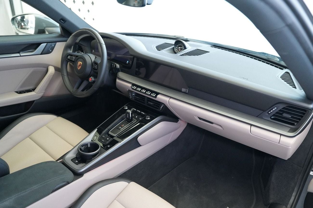 Porsche 911 CARRERA