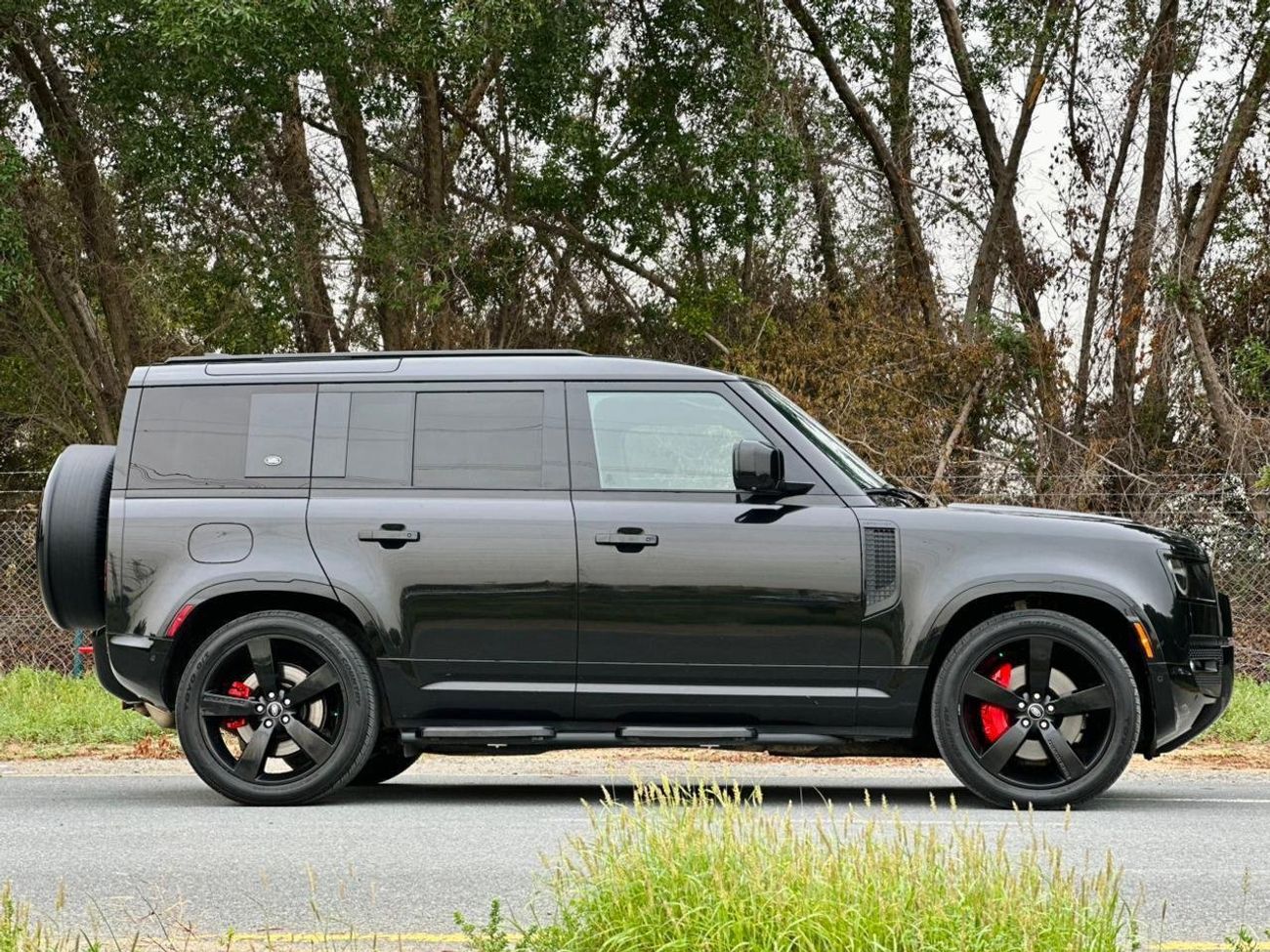 Land Rover Defender 2022